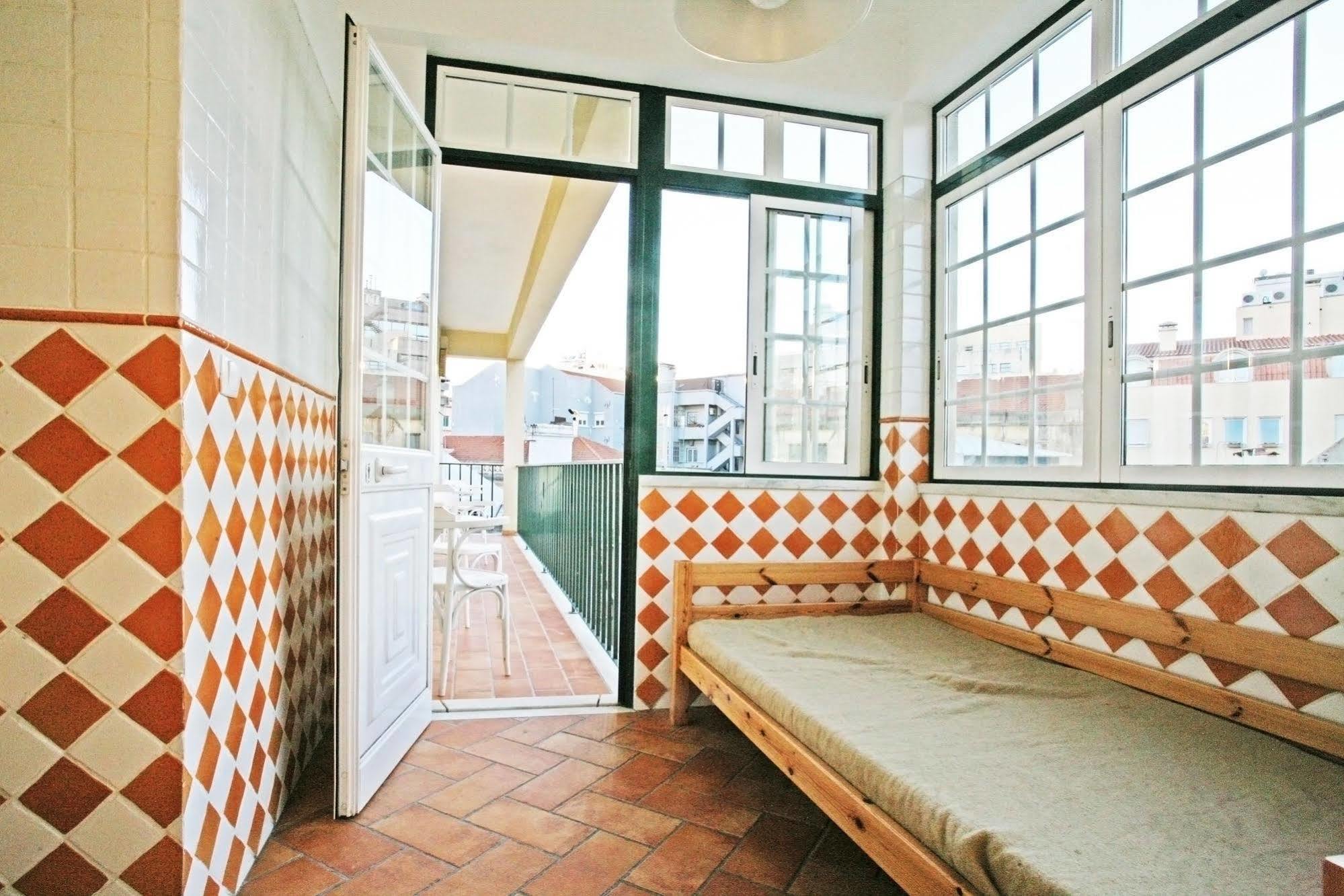 Green Heart Hostel Lisboa Exteriör bild